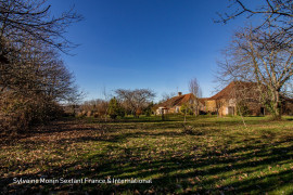 
                                                                                        Vente
                                                                                         Charmante maison de campagne avec grange