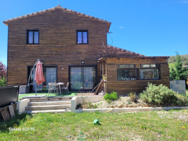 
                                                                                        Vente
                                                                                         Charmante maison en ossature bois, avec piscine à quelques km de Banon