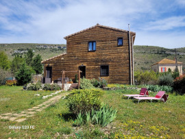 
                                                                                        Vente
                                                                                         Charmante maison en ossature bois, avec piscine à quelques km de Banon