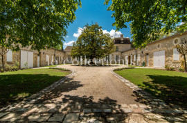 
                                                                                        Location de vacances
                                                                                         Château Esther