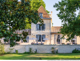 
                                                                                        Location de vacances
                                                                                         Château Hippolyte