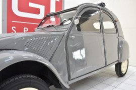 
                                                                                        Voiture
                                                                                         CITROEN 2 CV AZ