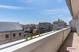 
                                                                                        Colocation
                                                                                         Colocation lumineuse en duplex dans le centre ville de Bordeaux