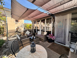 
                                                                                        Vente
                                                                                         COQUETTE ET ATYPIQUE MAISONNETTE EN PIERRE, TERRASSE ET JARDINET ATTENANTS, AU CALME