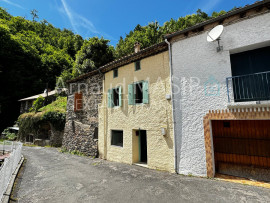 
                                                                                        Vente
                                                                                         COQUETTE MAISON DE VILLAGE AVEC JARDIN AU COEUR DE LA VALLEE DE LA BOULZANE