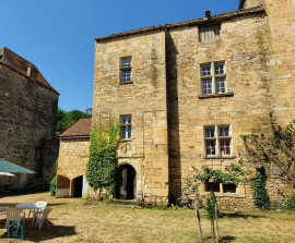 
                                                                                        Vente
                                                                                         Corp de garde de chateau à 25 Km de Sarlat