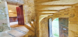 
                                                                                        Vente
                                                                                         Corp de garde de chateau à 25 Km de Sarlat