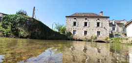 
                                                                                        Vente
                                                                                         Dans le centre historique de Souillac moulin à eau de 1879