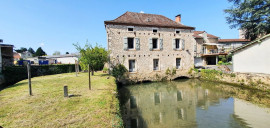 
                                                                                        Vente
                                                                                         Dans le centre historique de Souillac moulin à eau de 1879