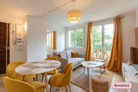 
                                                                                        Colocation
                                                                                         Deux chambres disponibles dans cette grande colocation de 3 personnes à Lyon -