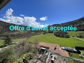 
                                                                                        Vente
                                                                                         Digne lesBains , Entrages , appartement T5, 4 chambres 