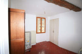 
                                                                                        Vente
                                                                                         Digne lesBains , Entrages , appartement T5, 4 chambres 