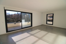 
                                                                                        Vente
                                                                                         DIVONNE-LES-BAINS- Bel appartement neuf type 3 centre-ville 485.000 €