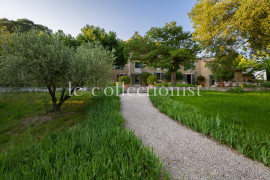 
                                                                                        Location de vacances
                                                                                         Domaine de Provence