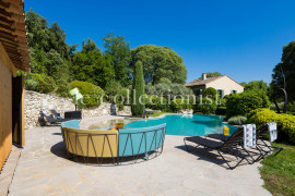 
                                                                                        Location de vacances
                                                                                         Domaine de Provence