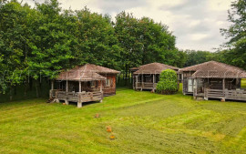 
                                                                                        Vente
                                                                                         DORDOGNE PROPRIETE 31 HA ETANG CHALETS