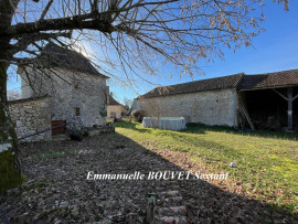 
                                                                                        Vente
                                                                                         Ensemble périgourdin dans jolie campagne