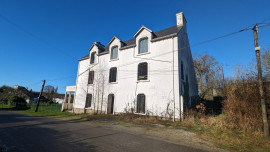 
                                                                                        Vente
                                                                                         Grande maison à rénover à Camors