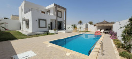 
                                                                                        Location
                                                                                         GRANDE VILLA MEUBLÉE AVEC PISCINE A DJERBA -  L762