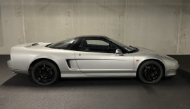 
                                                                                        Voiture
                                                                                         Honda NSX V6 3.0L