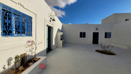 
                                                                                        Vente
                                                                                         HOUCH SUR UN GRAND TERRAIN À DJERBA - RÉF H615