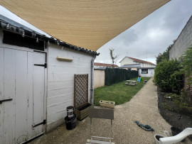 
                                                                                        Location
                                                                                         Idéalement situé à ST QUENTIN, Maison avec jardin / garage