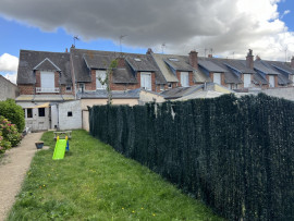 
                                                                                        Location
                                                                                         Idéalement situé à ST QUENTIN, Maison avec jardin / garage