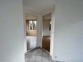 
                                                                                        Vente
                                                                                         Immeuble et appartement en centre ville de carhaix