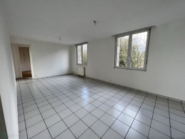 
                                                                                        Vente
                                                                                         Immeuble et appartement en centre ville de carhaix