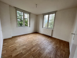 
                                                                                        Vente
                                                                                         Immeuble et appartement en centre ville de carhaix