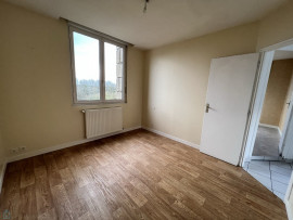 
                                                                                        Vente
                                                                                         Immeuble et appartement en centre ville de carhaix