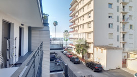 
                                                                                        Location
                                                                                         JUAN LES PINS : 2 pièces meublé avec garage