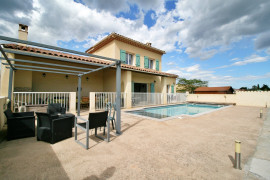 
                                                                                        Vente
                                                                                         La motte , 5 minutes du village, maison 103 M2 , 4 chambres ,Piscine 