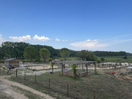 
                                                                                        Vente
                                                                                         La Motte - Villa 210m2 env. 6 pièce(s) sur terrain plat d'un hectare env.