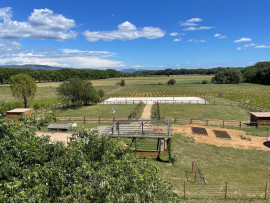 
                                                                                        Vente
                                                                                         La Motte - Villa 210m2 env. 6 pièce(s) sur terrain plat d'un hectare env. Box à chevaux Piscine