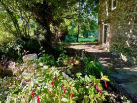 
                                                                                        Vente
                                                                                         Magnifique Longère Proche de La Gacilly avec 6 chambres.