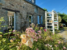 
                                                                                        Vente
                                                                                         Magnifique Longère Proche de La Gacilly avec 6 chambres.