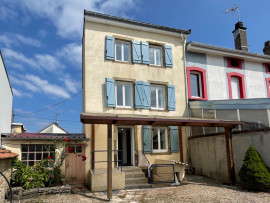 
                                                                                        Vente
                                                                                         Magnifique maison avec grand terrain de 11000m²