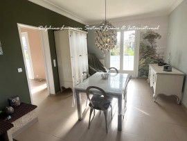 
                                                                                        Vente
                                                                                         Magnifique maison bourgeoise avec jardin clos, garage près de la rivière et du centre de Bergerac