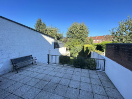 
                                                                                        Vente
                                                                                         Maison 105 m2 avec beau jardin.