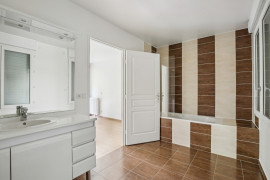 
                                                                                        Vente
                                                                                         Maison 111 m² - Le Port-Marly