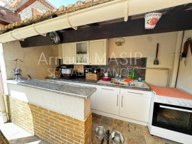 
                                                                                        Vente
                                                                                         MAISON 4 CH, GARAGE, TERRASSE, CUISINE ETE, JARDIN - PROCHE QUILLAN CENTRE  