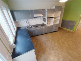 
                                                                                        Vente
                                                                                         Maison 4 chambres, bureau, garage, cour