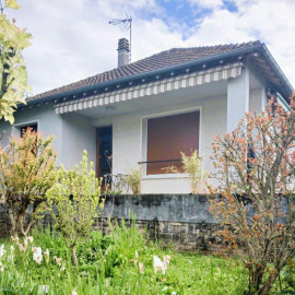 
                                                                                        Vente
                                                                                         Maison 5 pièces