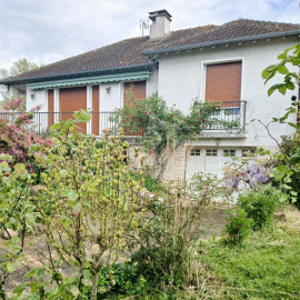 
                                                                                        Vente
                                                                                         Maison 5 pièces