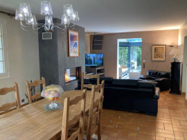 
                                                                                        Vente
                                                                                         Maison 7 pièces