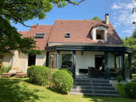 
                                                                                        Vente
                                                                                         Maison 7 pièces