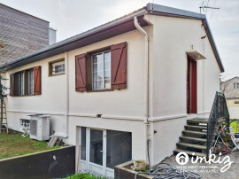 
                                                                                        Vente
                                                                                         Maison bifamiliale à Saint-Denis