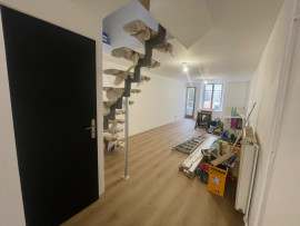 
                                                                                        Location
                                                                                         Maison dans un quartier calme de 130m2