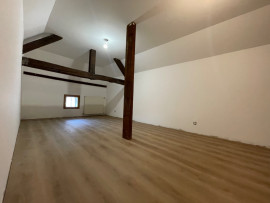 
                                                                                        Location
                                                                                         Maison dans un quartier calme de 130m2